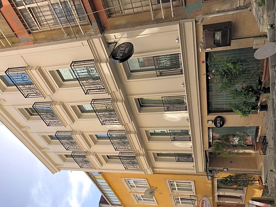 Artika Hotel