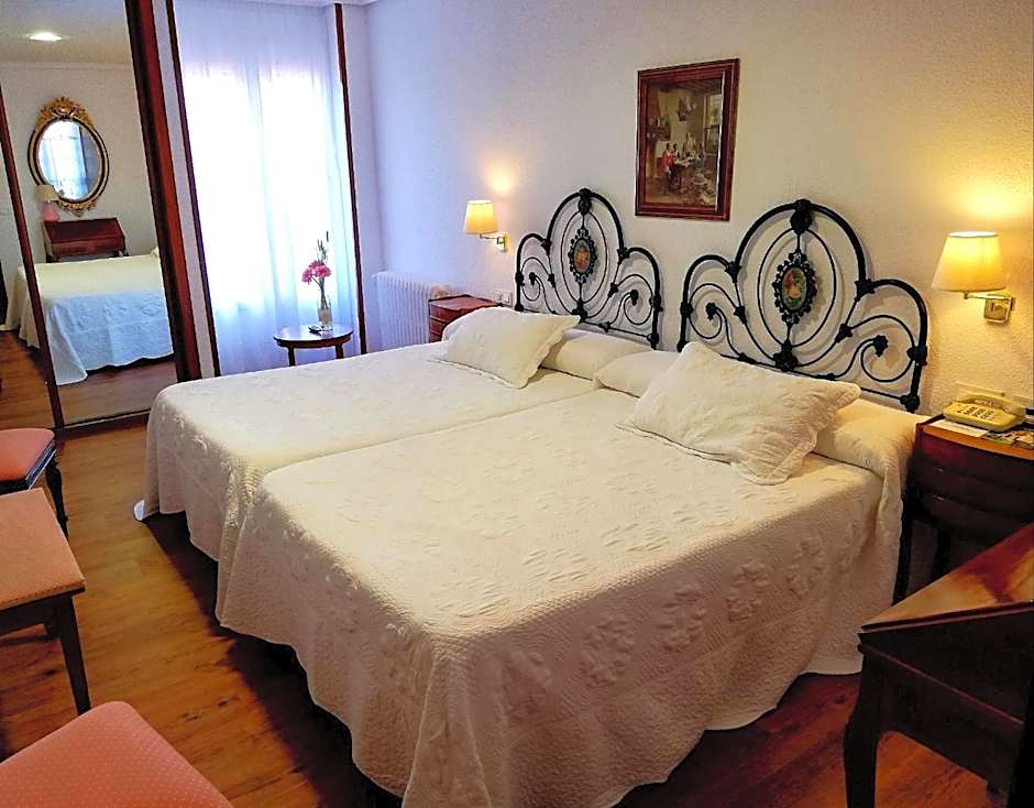 Photo 1 of 3 of 1 Double Bed or 2 Beds, Balcony
