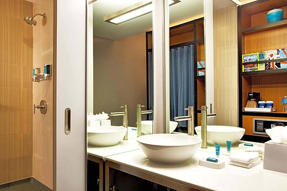 Aloft Milwaukee Downtown