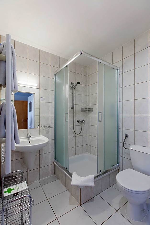 HOTEL ŁABĘDY i Hostel Łabędy