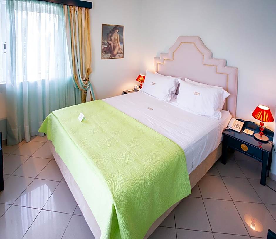 Photo 1 of 9 of Suite, Sea View