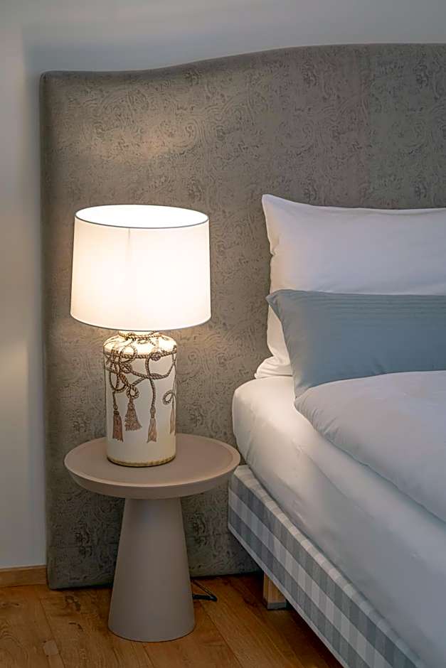 Maxim Suites by Elias Holl
