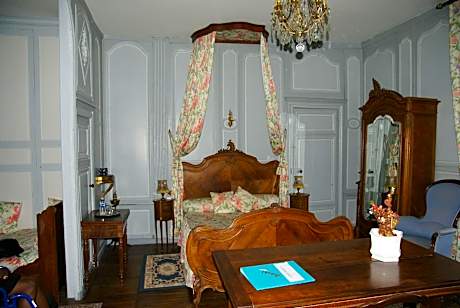 Suite with River View