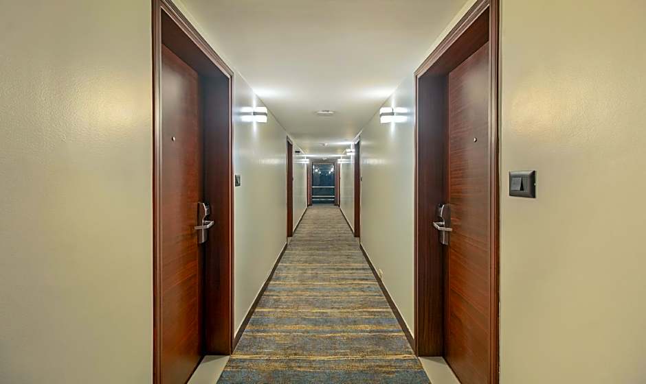 Treebo Regency - Bund Garden, Dhole Patil Road