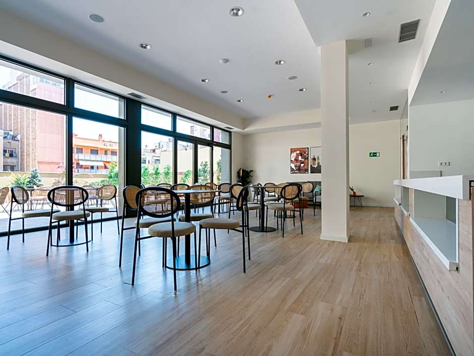 limehome Barcelona Carrer de Besalú 82