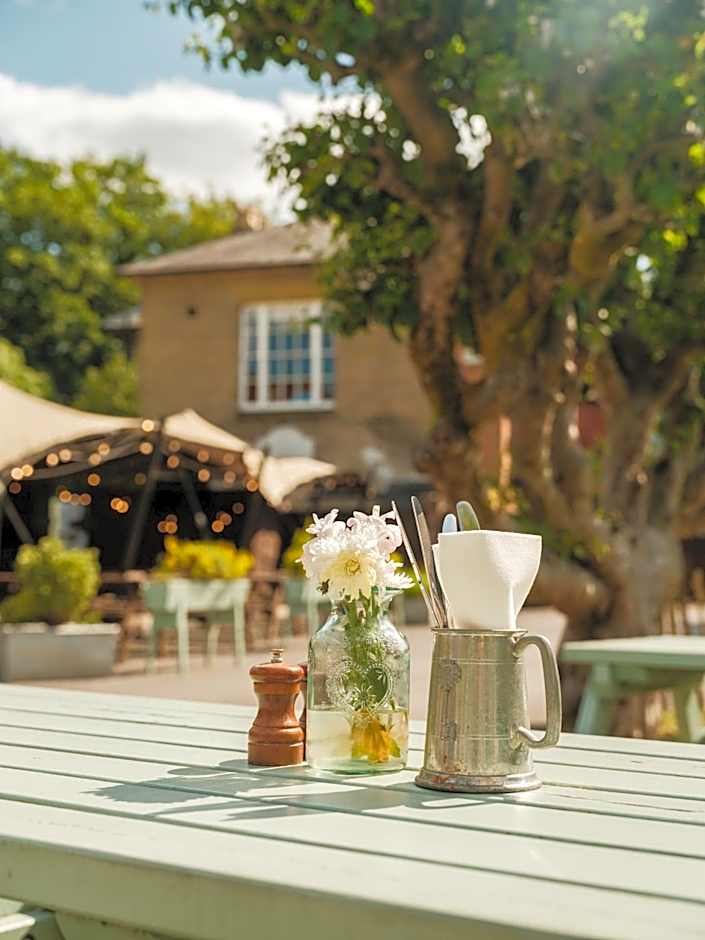The Pembroke Arms