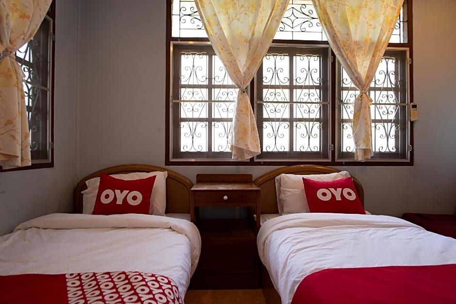 OYO 402 Raknatee Resort