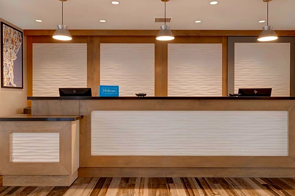 Homewood Suites by Hilton Oak Creek Milwaukee