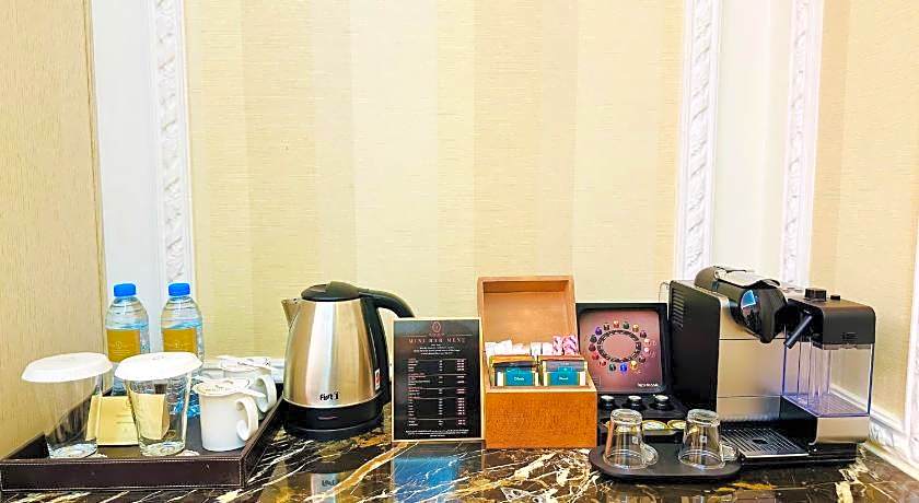 Royal Rose Abu Dhabi, a Curio Collection by Hilton Affiliated Hotel