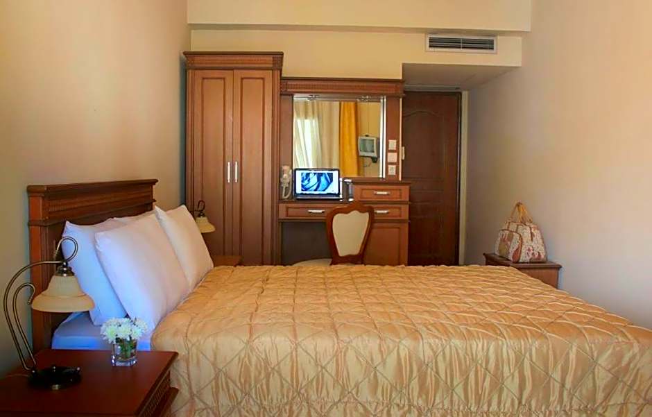 Famissi Hotel