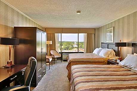 2 Queen Beds Smoking