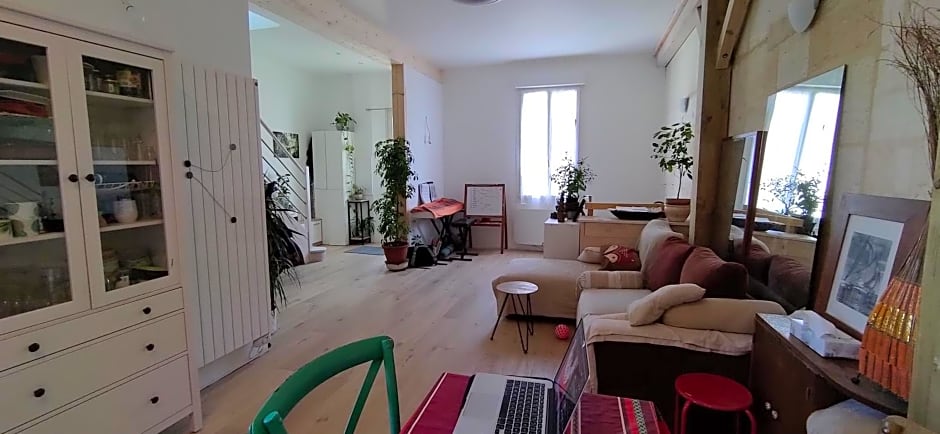 belle chambre sur terrasse à 3 min de la gare