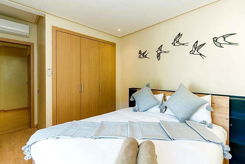 Relax Front Of Pool-Garden-Fibre