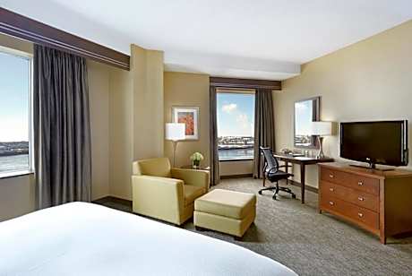 1 King Bed Harbourview