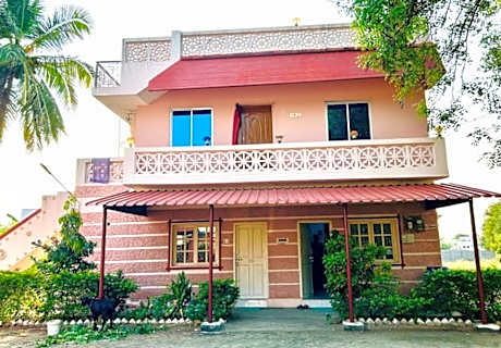 Sri Madhurakaliamman guest house