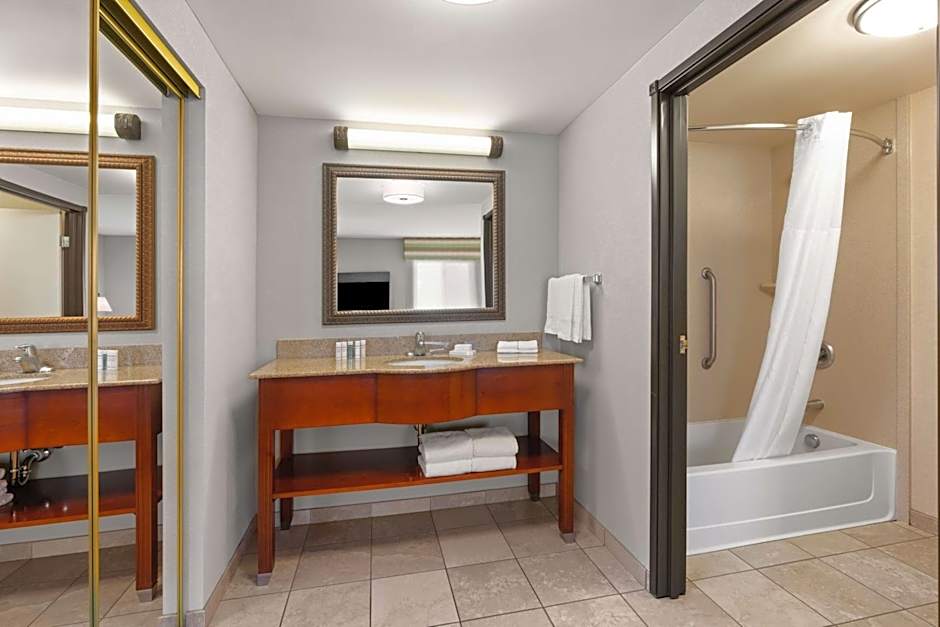 Hampton Inn By Hilton And Suites Burlington