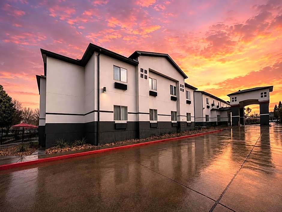 Super 8 by Wyndham Brenham TX
