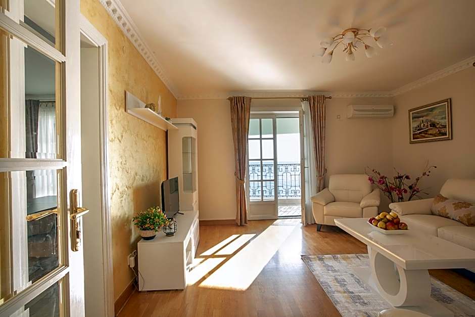 Montesan Luxury Apartment Beach Front