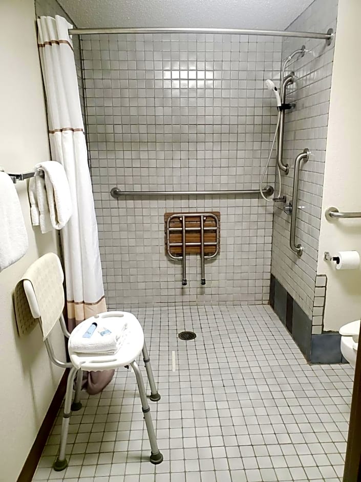 Blackstone Lodge and Suites