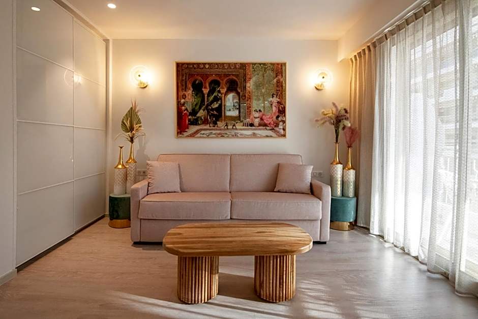 Résidence Hôtelière Chambord au coeur de Menton - entièrement rénovée