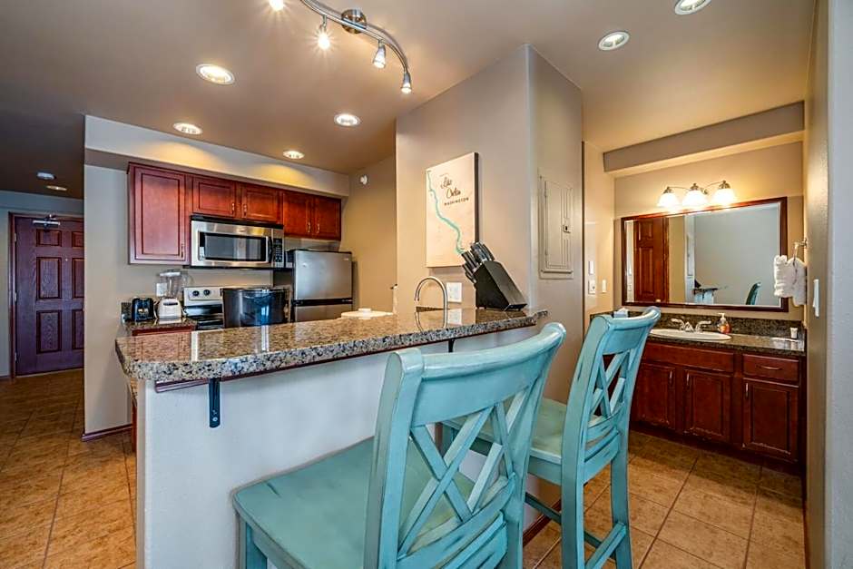 Grandview Lake Chelan- Waterfront View, Pool, Hot tub, Golf, 1 Min To Downtown