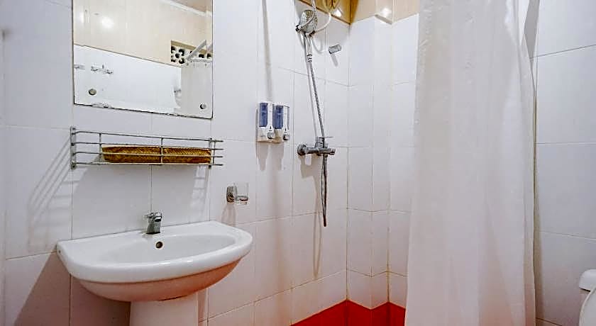 RedDoorz Plus @ Jalan FL Lumban Tobing Sibolga