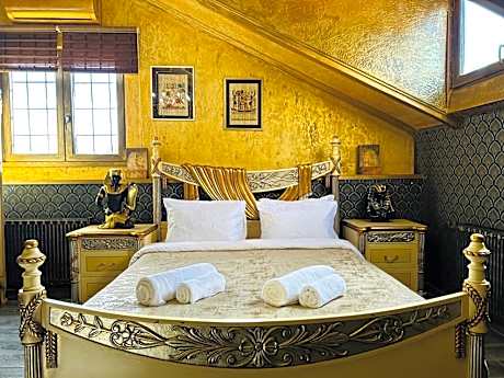 Classic Quadruple Room