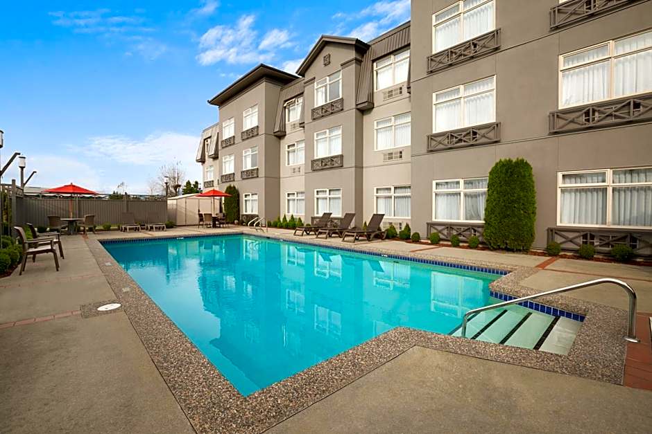 Best Western Plus Pitt Meadows Inn & Suites