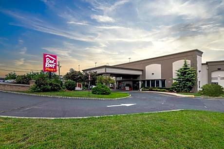 Red Roof PLUS+ Newark Liberty Airport - Carteret