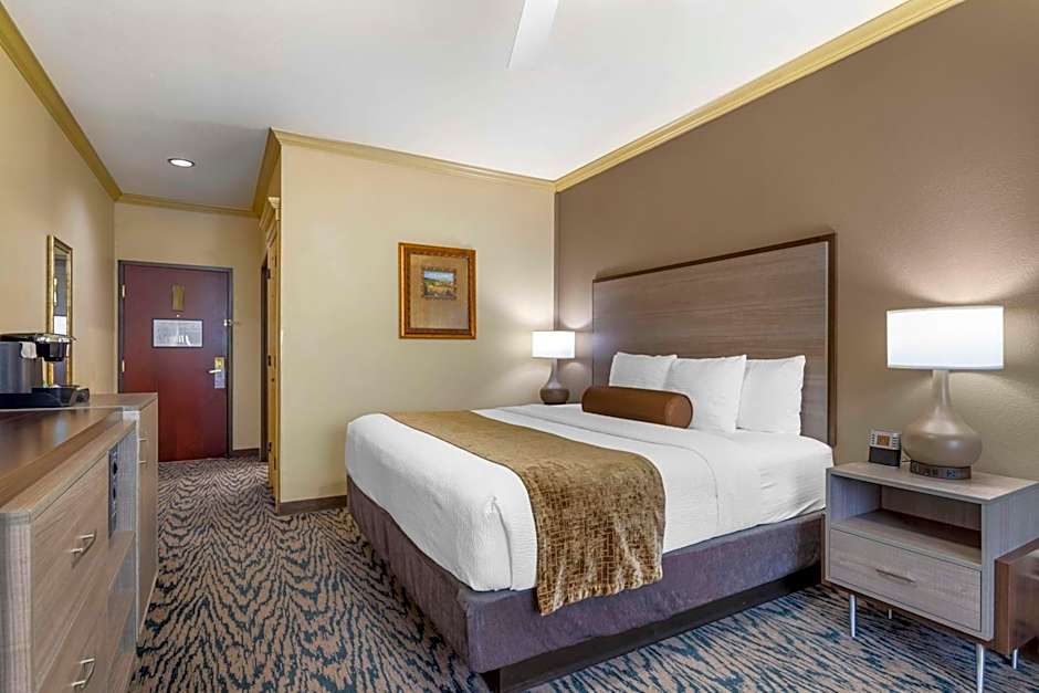Best Western Plus Crown Colony Inn And Suites