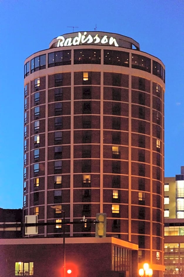 Radisson Hotel Duluth-Harborview