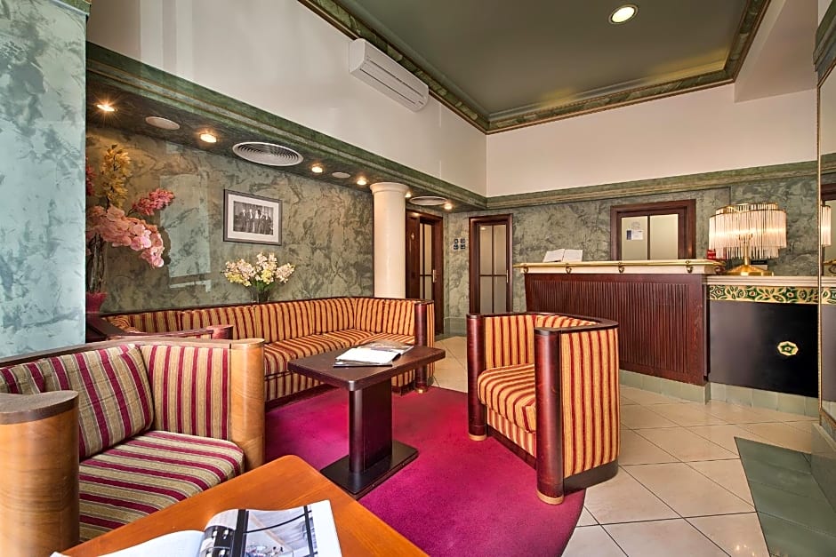 EA Hotel Royal Esprit