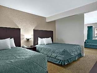 Econo Lodge Inn & Suites