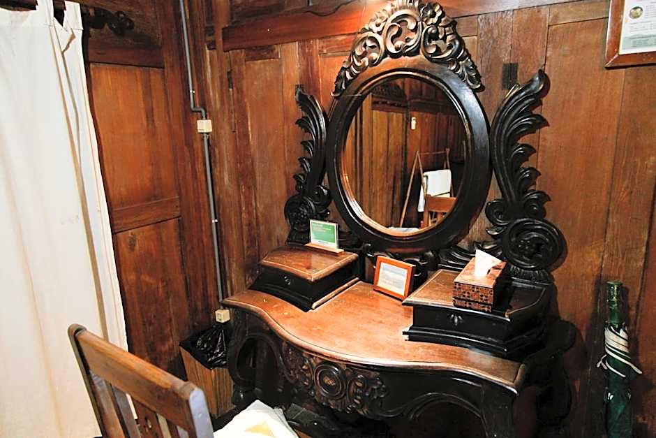 Tembi - Historical Home