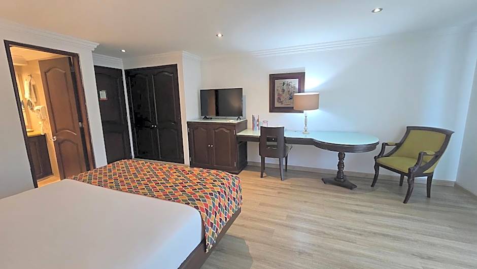 Hotel Embassy Park