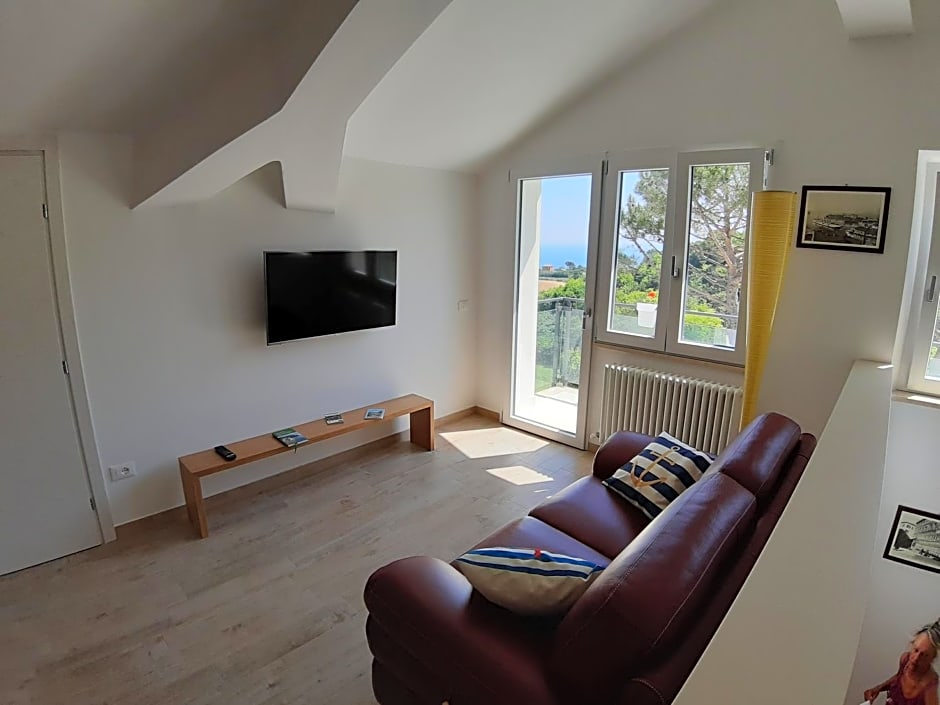 Villa De Ruschi – Montacuto, IL