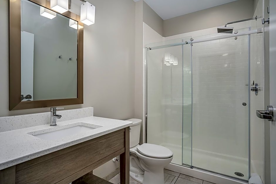 Lighthouse Suites - Best Western Signature Collection