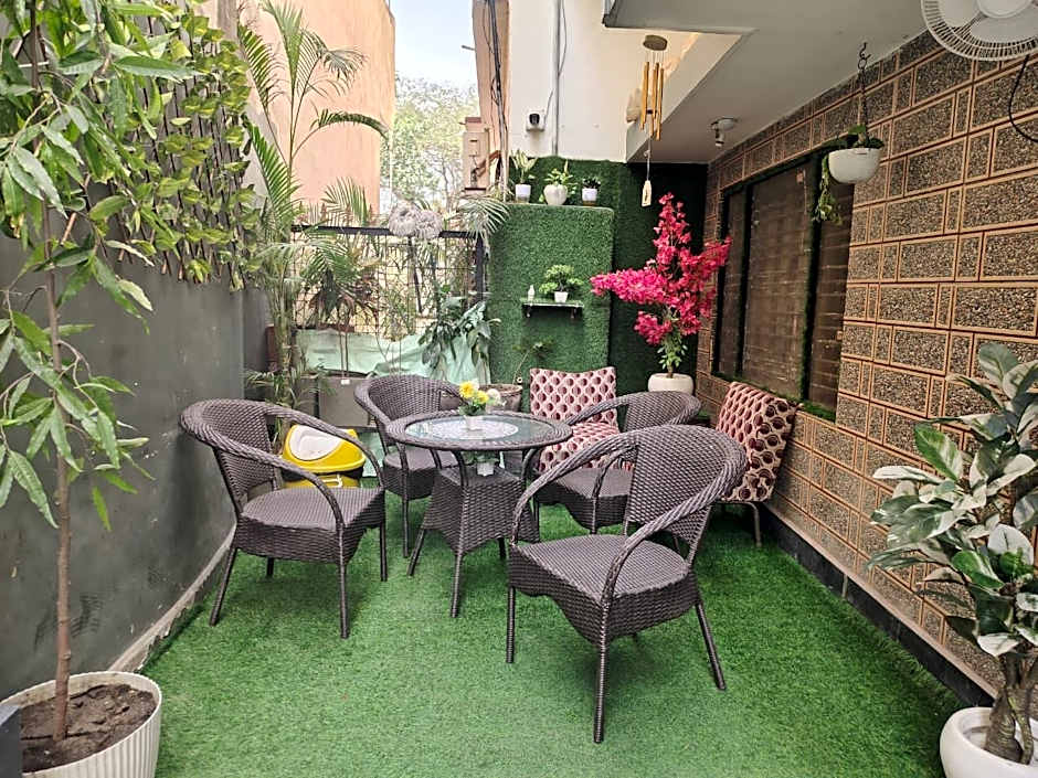Khushi Paying Guest House