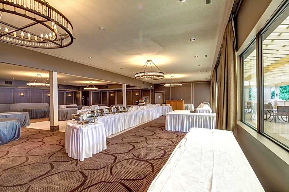 Best Western Plus Guildwood Inn