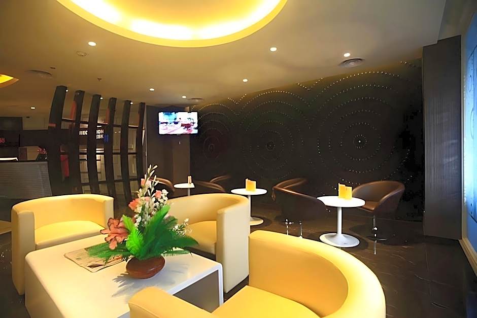 Empress Hotel Makassar City Center by LIFE