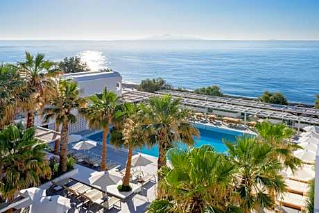 Kamari Beach Hotel