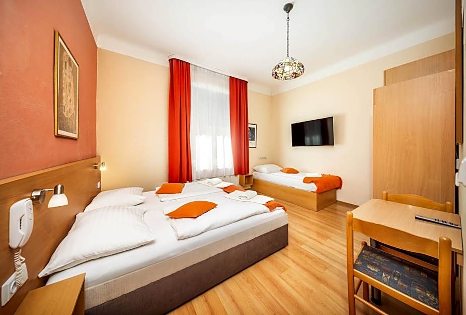 Hotel Golden City Garni