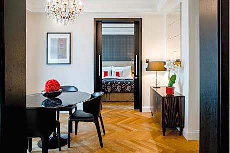Boutique One Bedroom Suite with Kitchenette