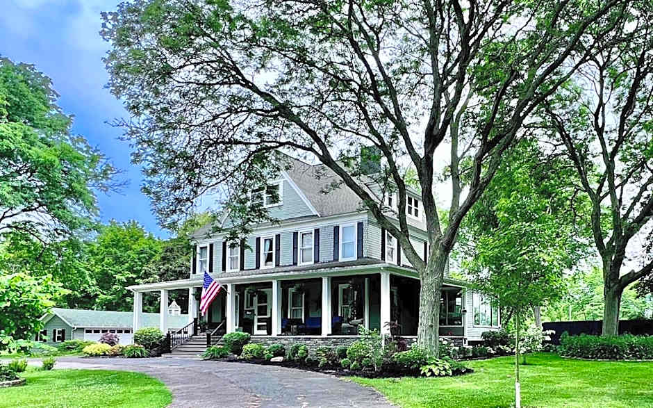 Niagara River Estate