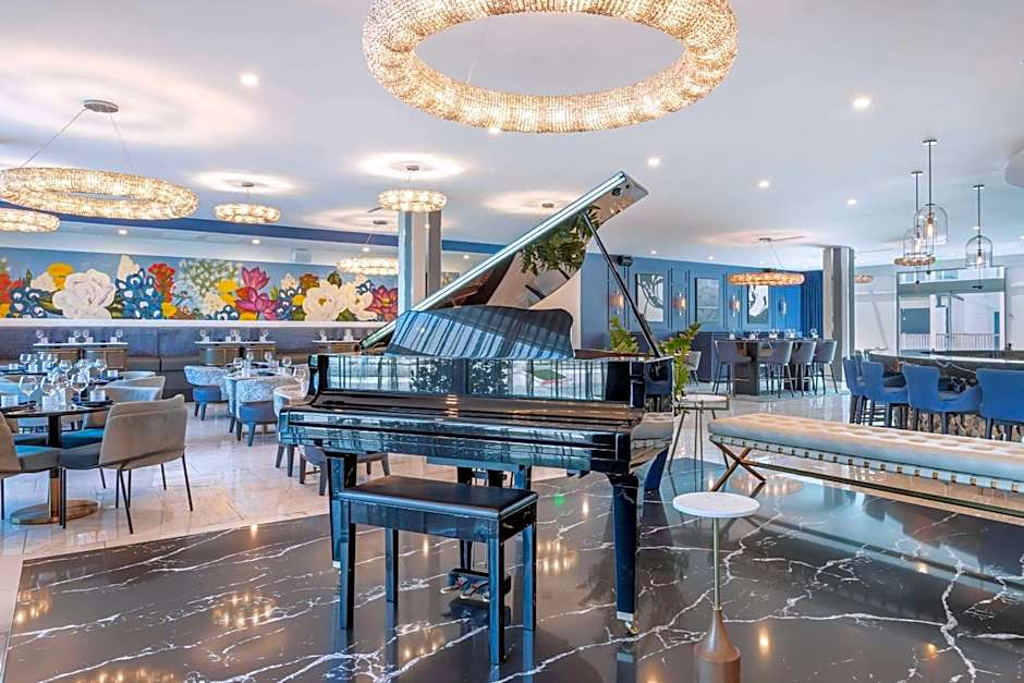 Cambria Hotel Waco University Riverfront