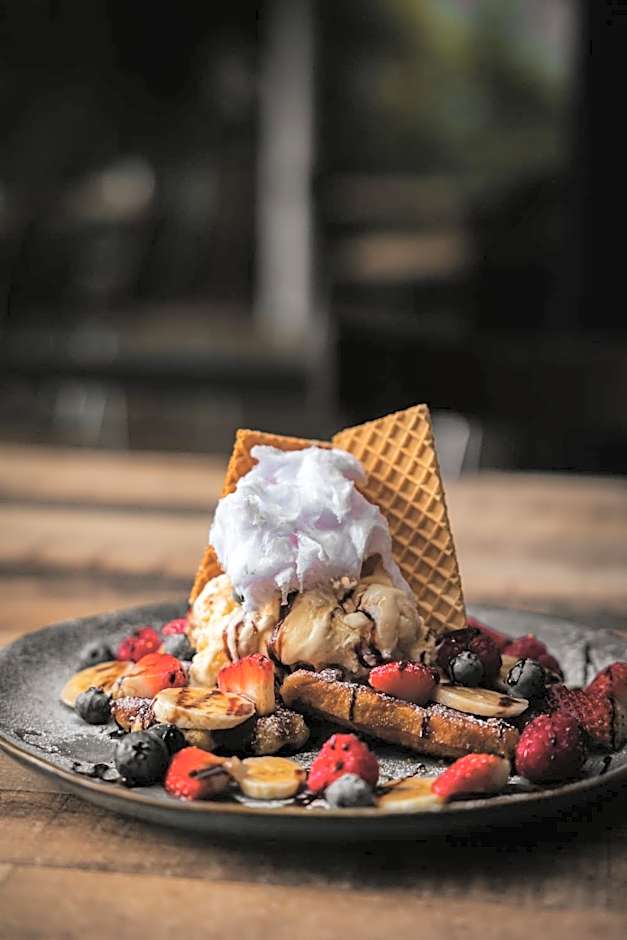 Tullah Lakeside Lodge