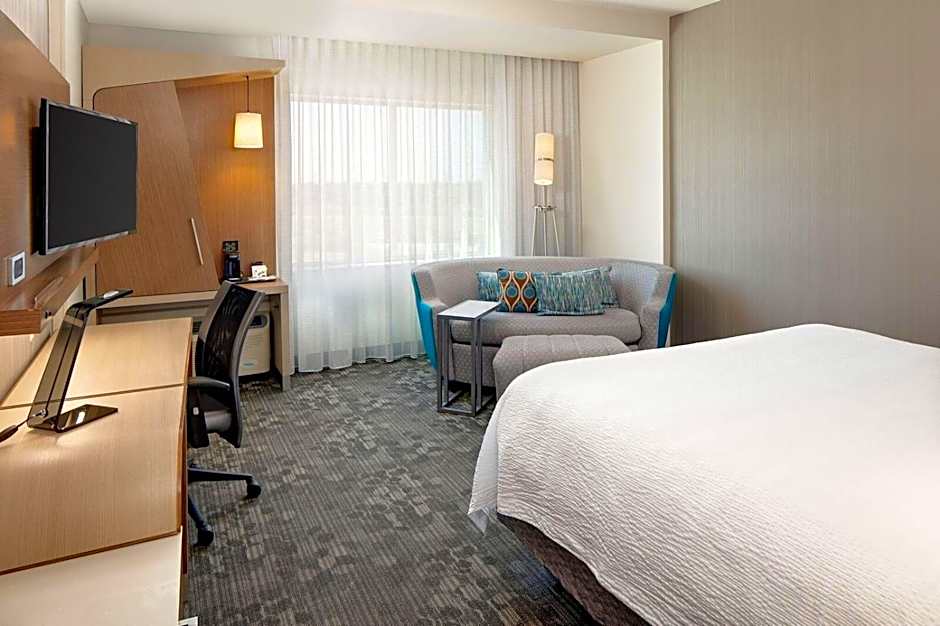Courtyard by Marriott Dallas Carrollton and Carrollton Conference Center