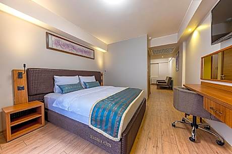 Madeen City Hotel