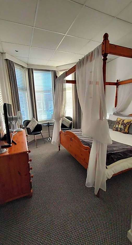 Rock Dene Hotel