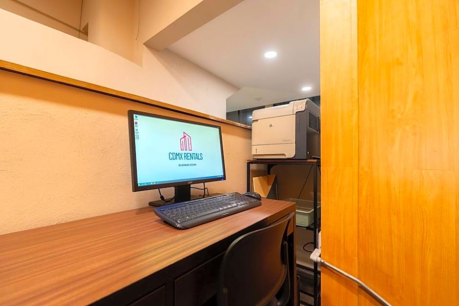 104 Location 2Bdrm 2bath AC apt Fits 8 Rooftop